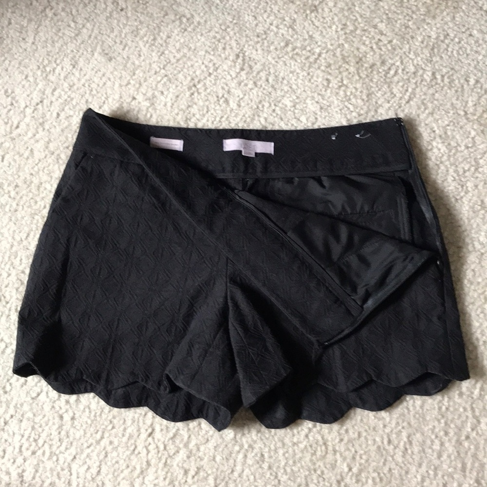 Loft Textured Scalloped Riviera Short
